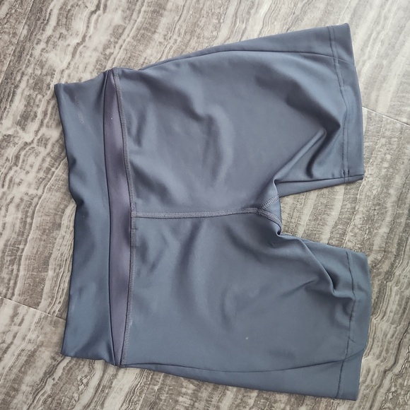 Adidas gray 5" bike shorts size medium - Picture 3 of 5